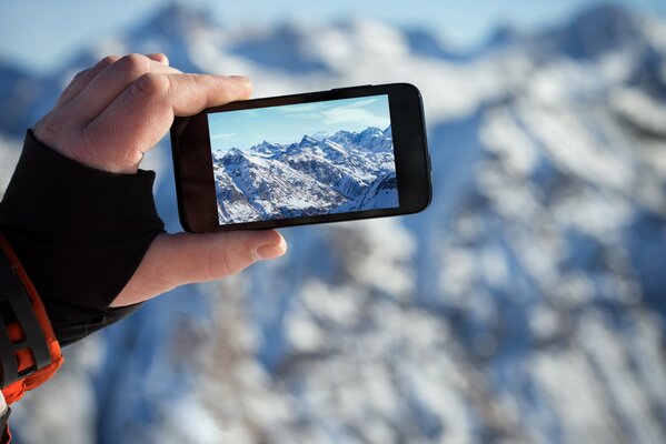 Foto delle montagne scattate con iPhone