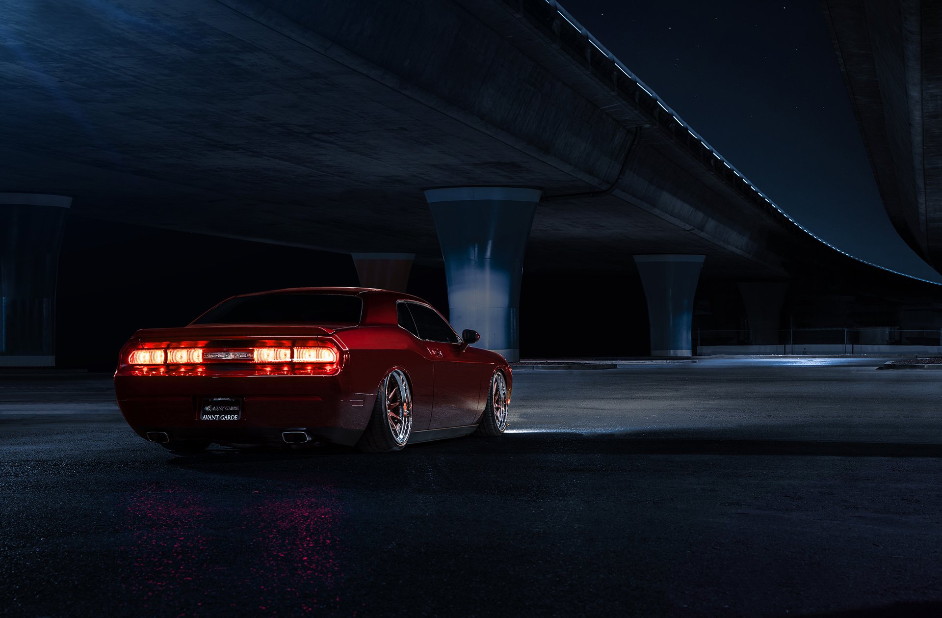 schivare challenger avant guardia ruota americano muscolo auto caramelle rosso indietro