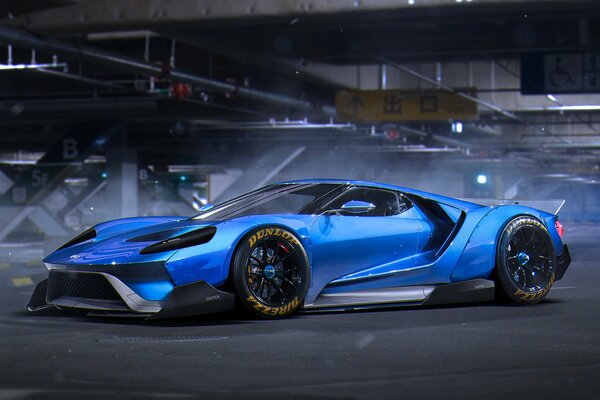 Ford da corsa blu in pista