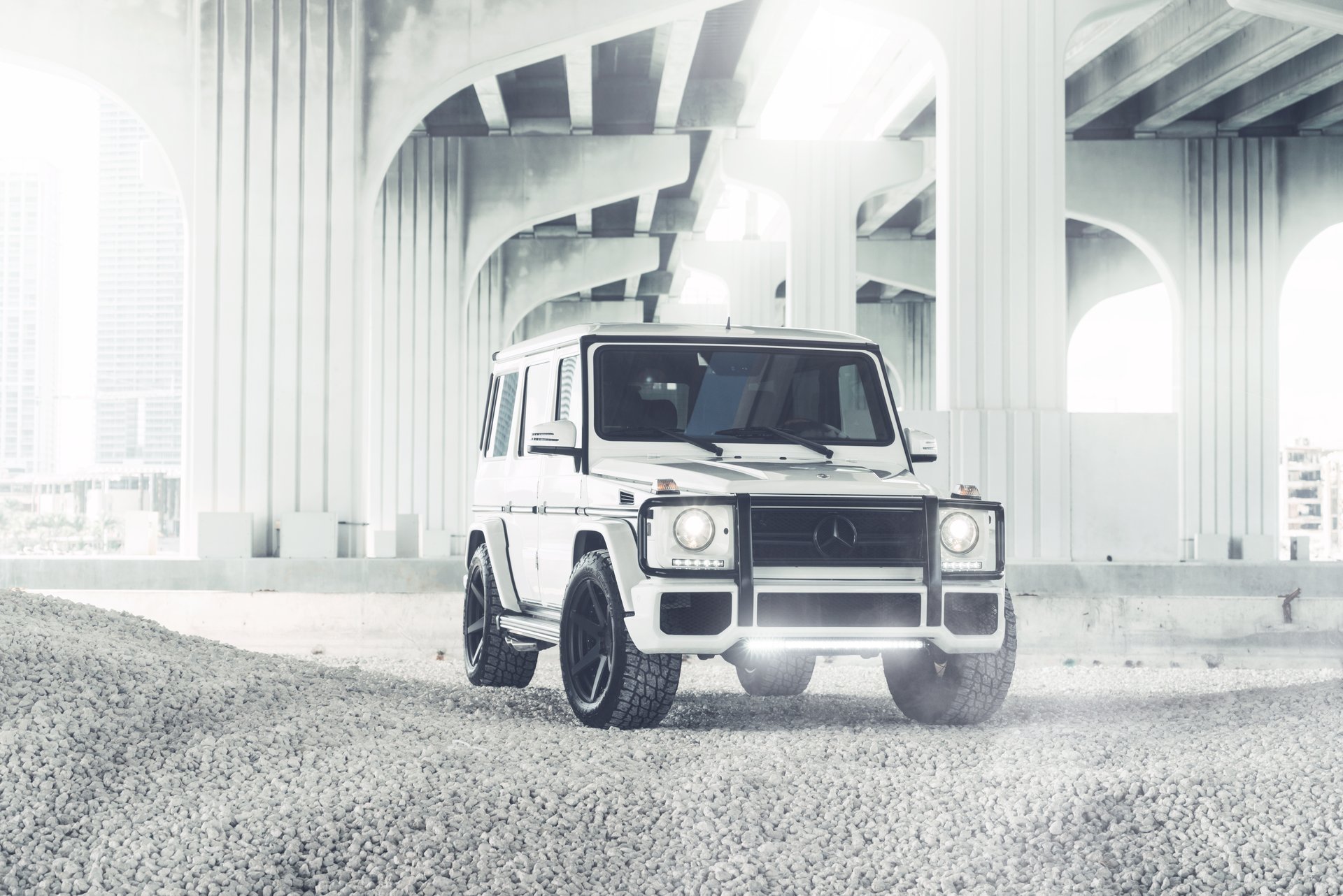 mercedes-benz g-klasse g55 w463 bianco anteriore
