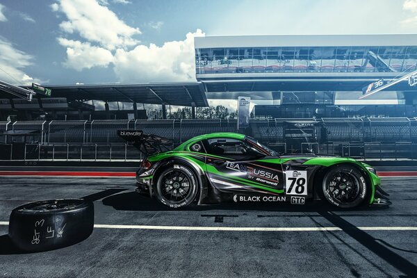 Sport fa male BMW alle gare di pit stop