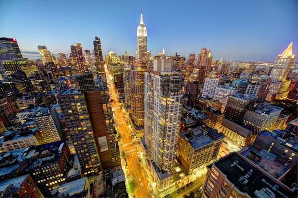 Foto dei grattacieli di New York di notte dall alto