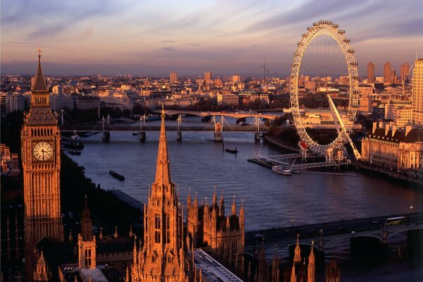 Panorama mattutino della città di Londra