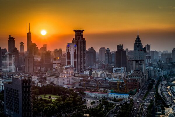 Bellissimo tramonto notturno di Shanghai
