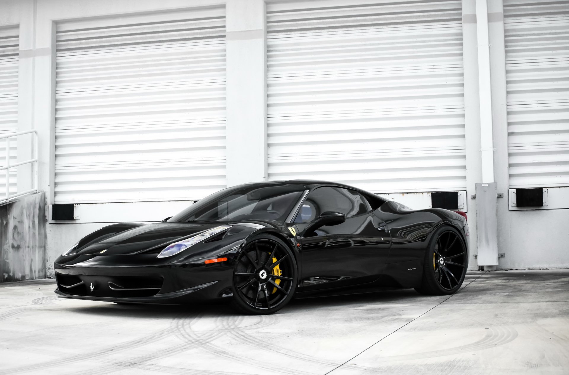 ferrari italia nero