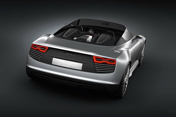 Bella auto Audi convertibile