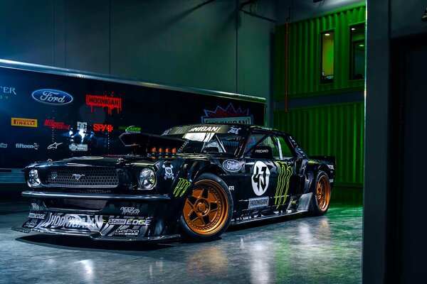 Elegante Ford Mustang tuning da Monster