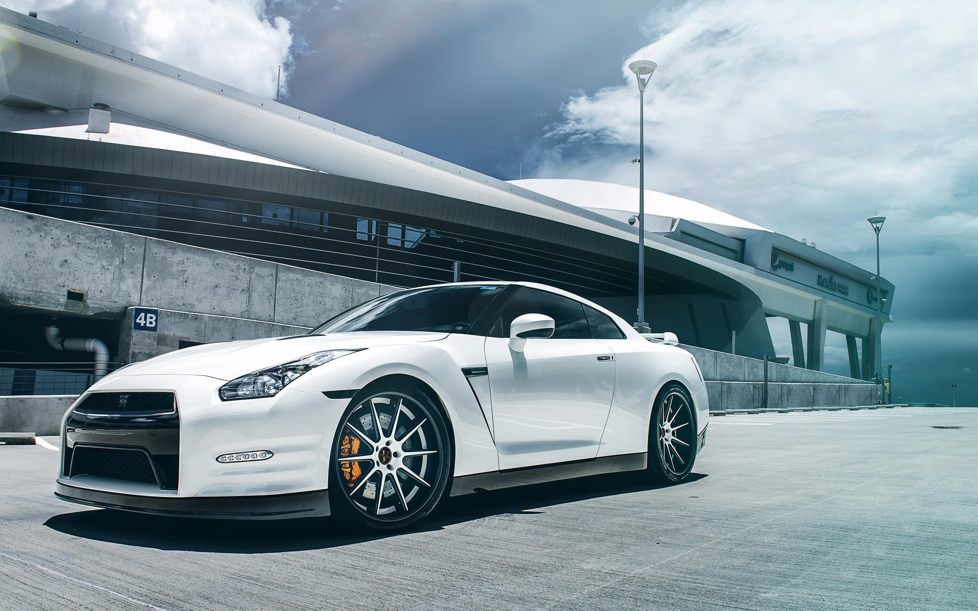 nissan gt-r automobile r35