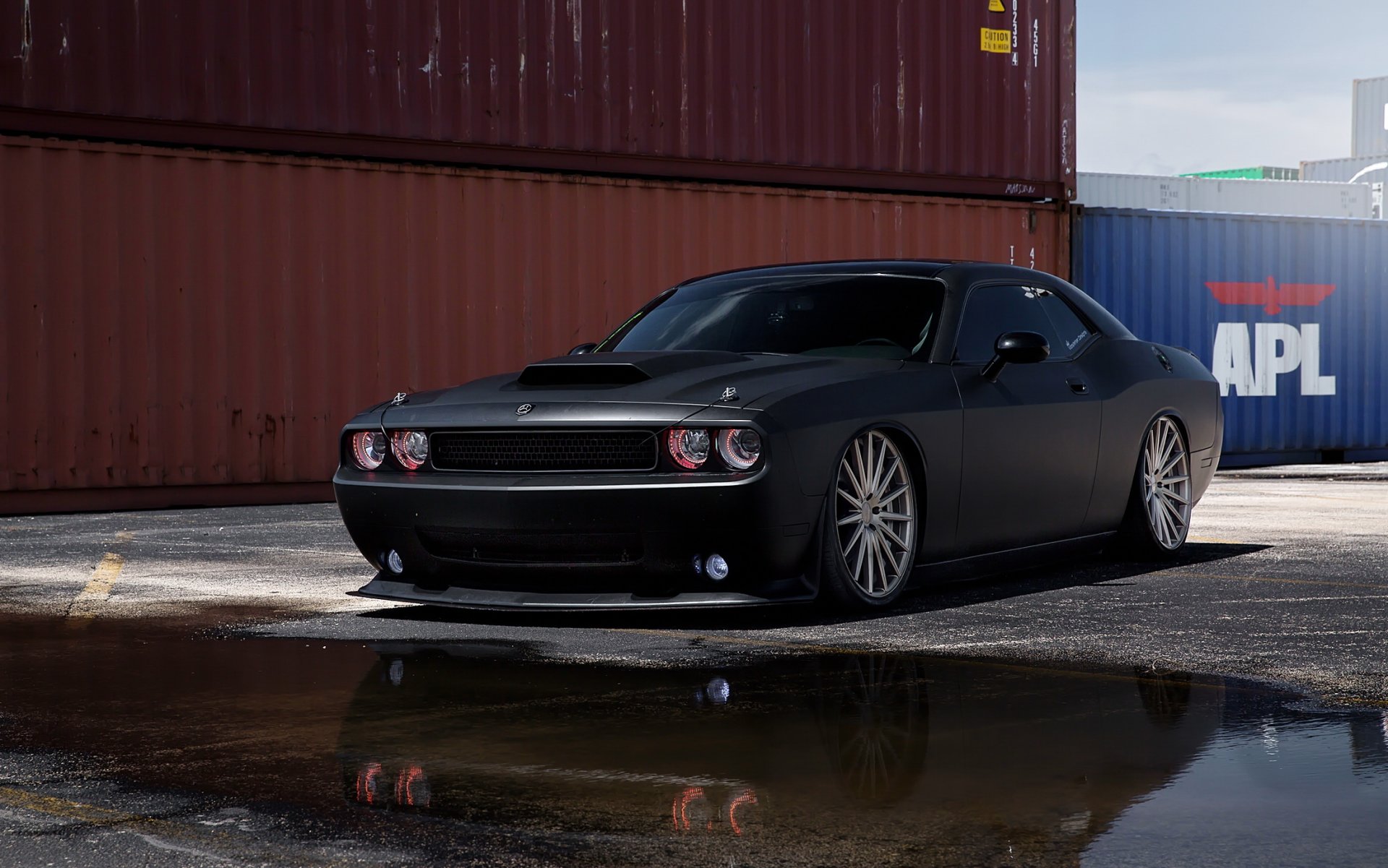 dodge challenger srt8 auto tuning nero opaco muscle car