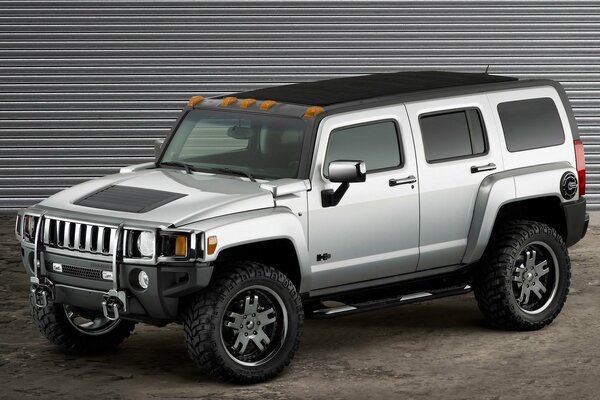 Hummer fresco di colore argento