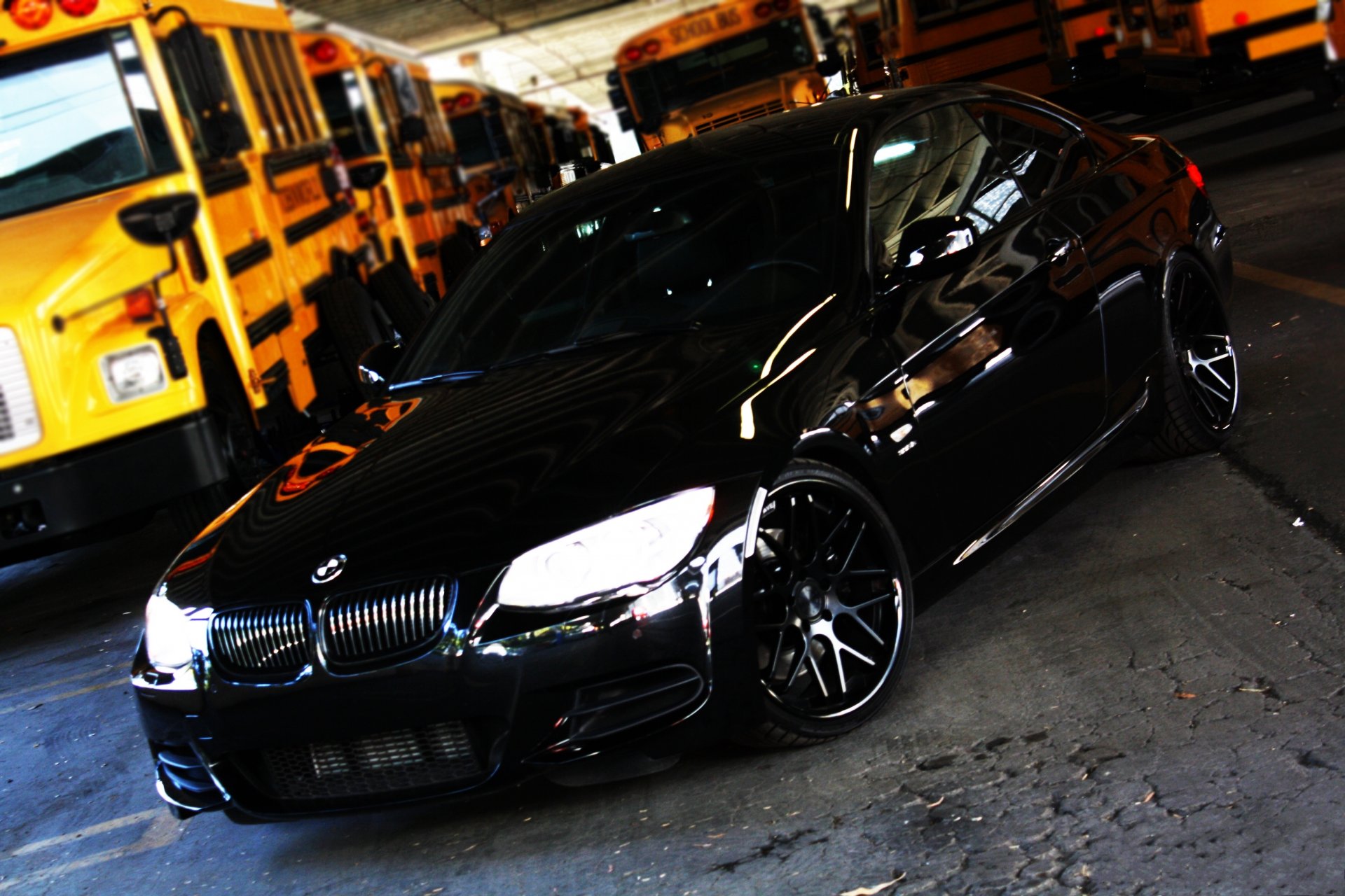 bmw 335i nero bmw vista frontale faro scuolabus