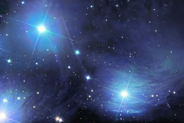 Immagine della nebulosa e del cosmo su sfondo nero