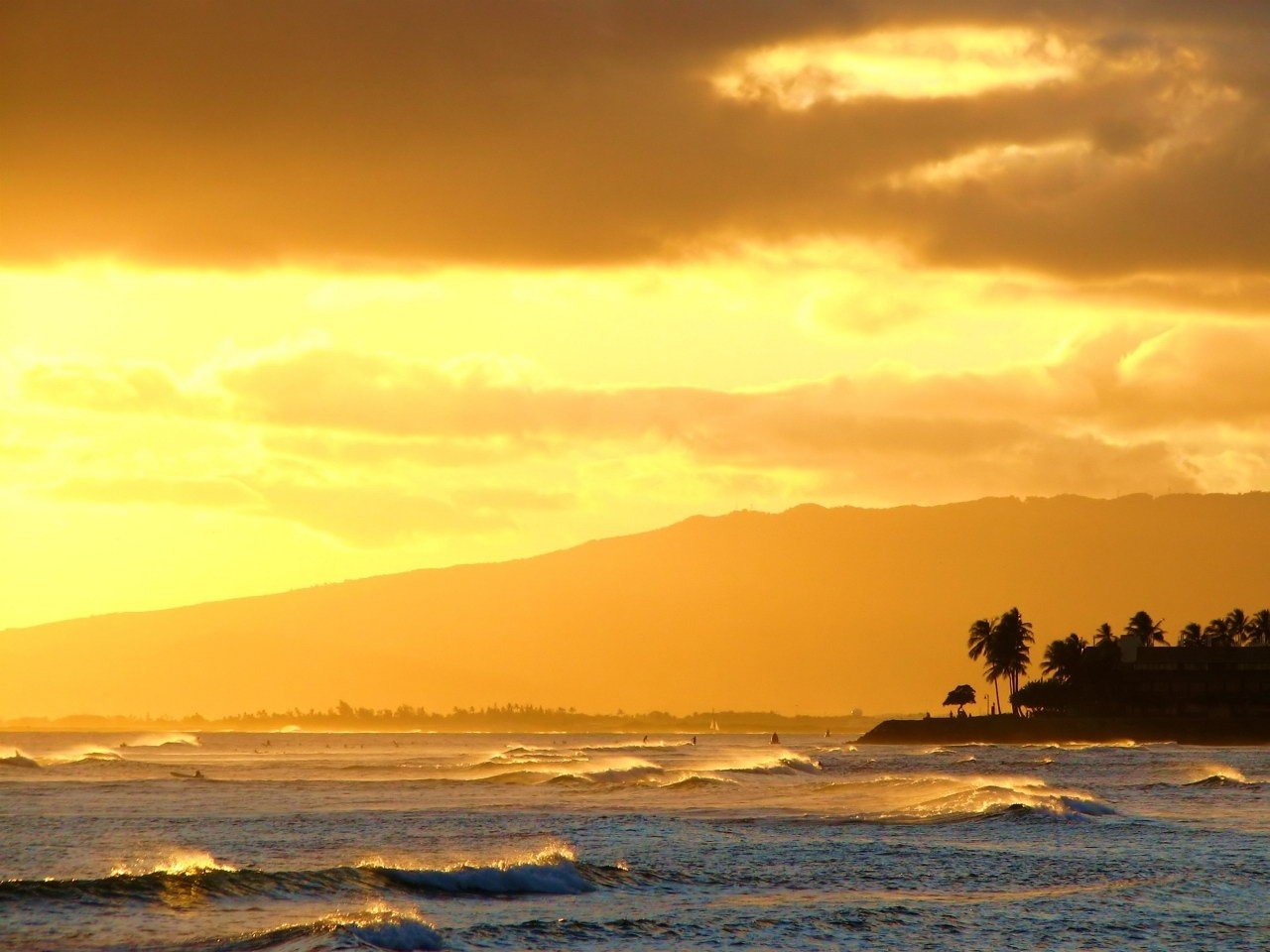 onde mare tramonto