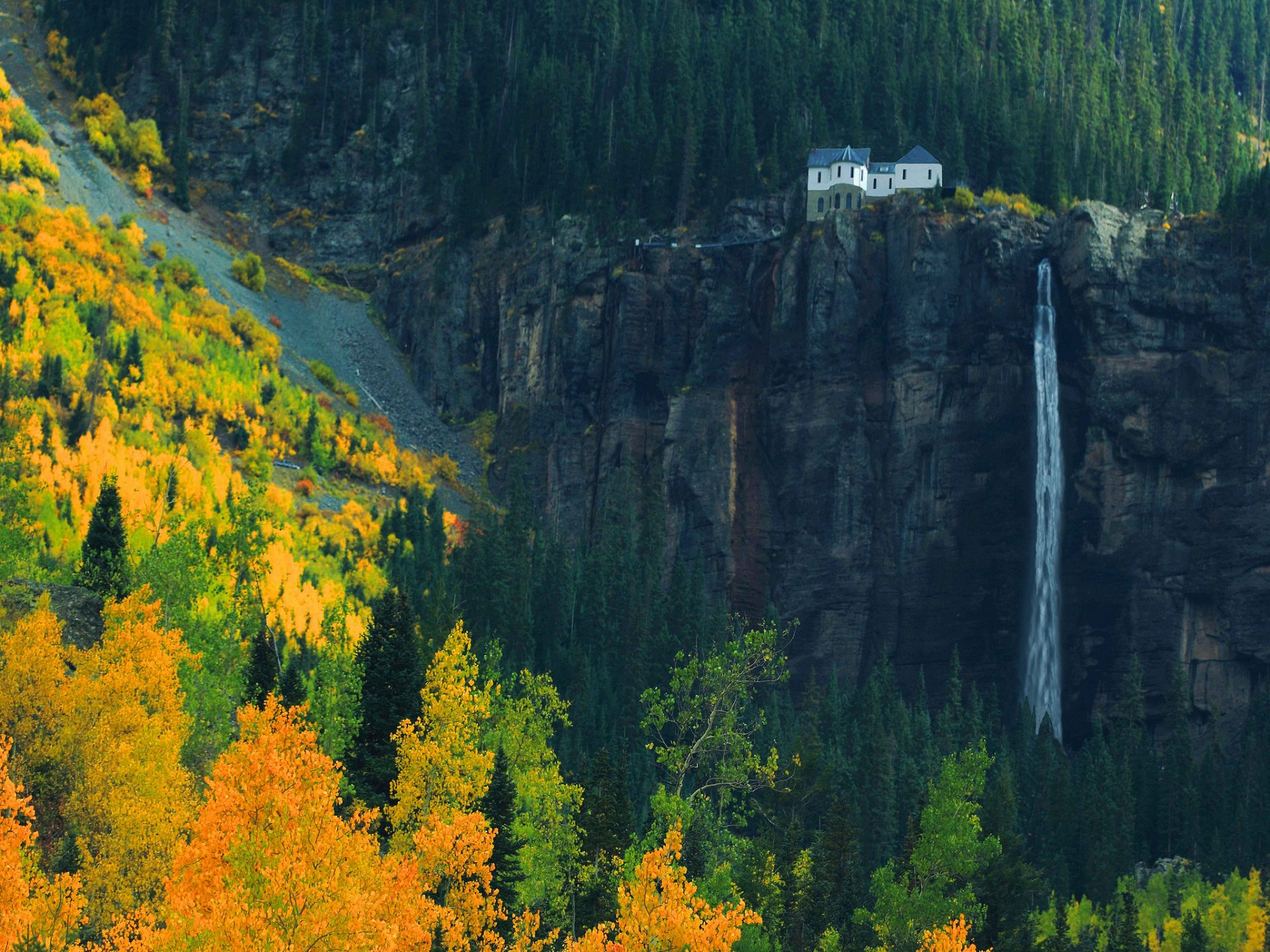 natura montagne cascata rocce casa foresta autunno ottobre