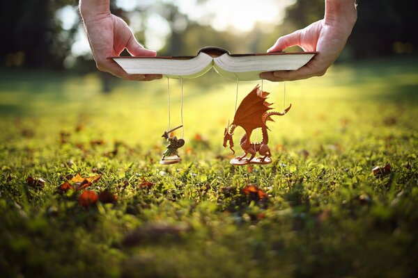 Libro con il drago e il cavaliere
