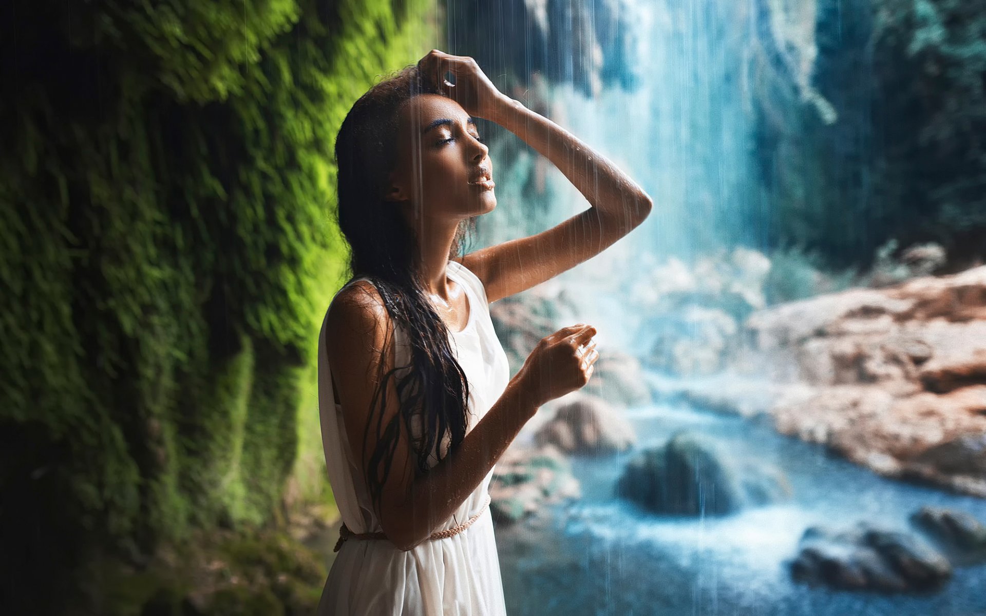 maria senn cascata ragazza piacere vestito bagnato turchia