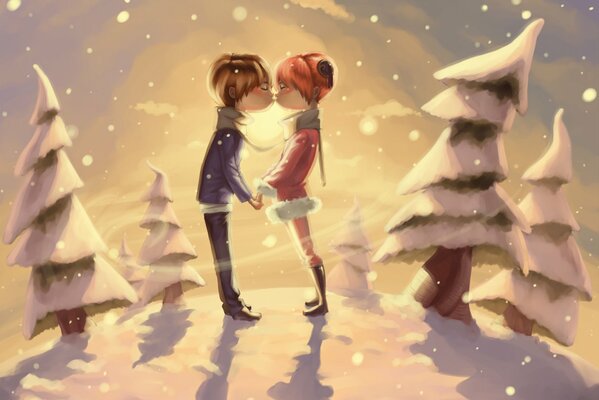 Bacio romantico vicino agli abeti