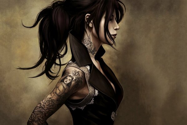 Bruna con tatuaggio e acconciatura alla moda