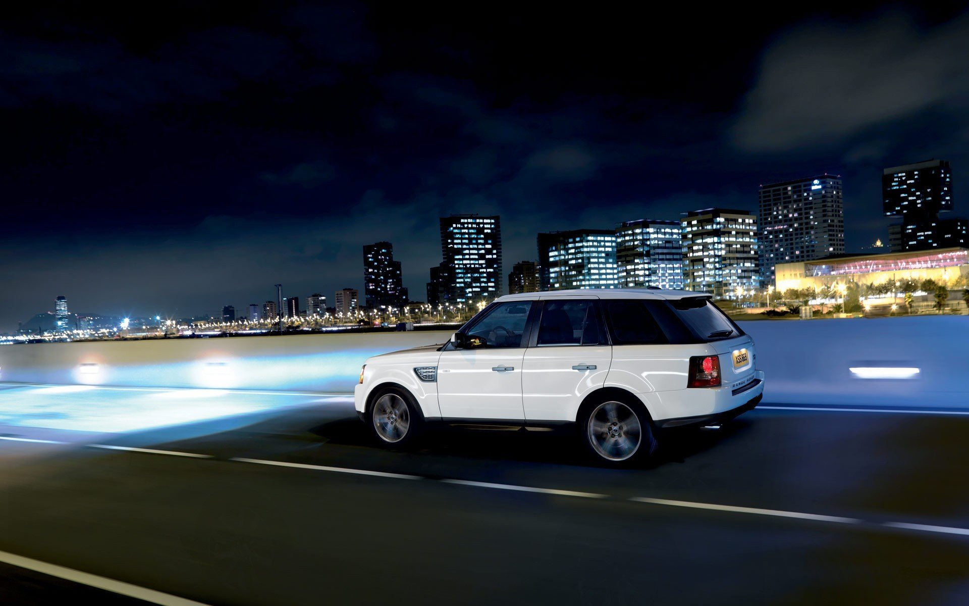land rover range rover jeep velocità città