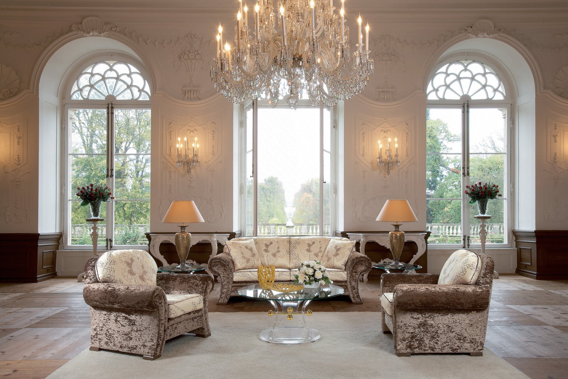 stile di interior design castello di casa vaso di rosa grande finestra lampadario lampada mobili divano poltrone da tavolo