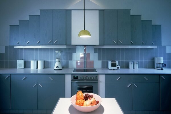 Design moderno della cucina in colore blu