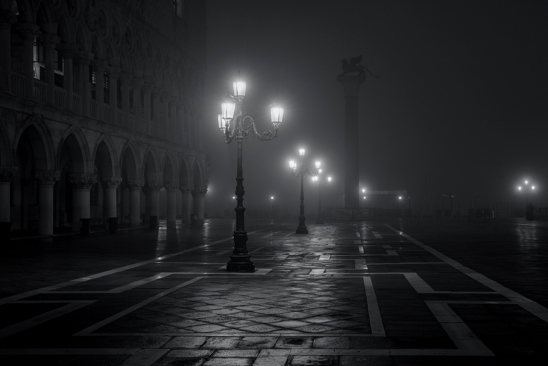 venezia italia piazza san marco città notte nebbia lanterne bianco e nero