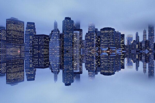 Riflessione di New York nel porto