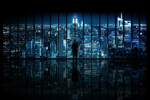 L uomo alla finestra a Gotham City New York
