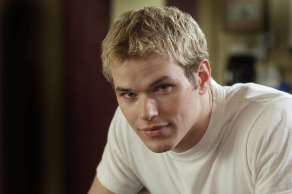 Attore tra le bionde Kellan Lutz