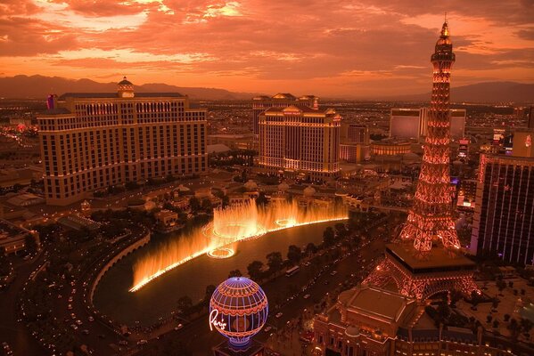 Sono una città notturna a LasVegas