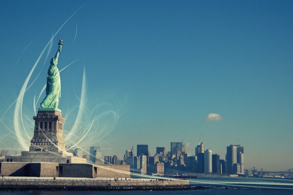 La statua della Libertà a New York illumina il mondo