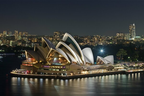 L opera dei Vespri in Australia è bellissima