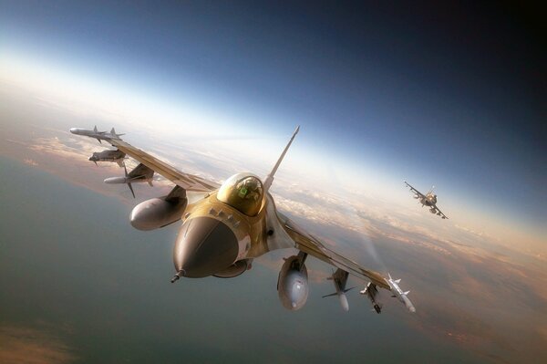 Aeronavigatore F-16 in azione