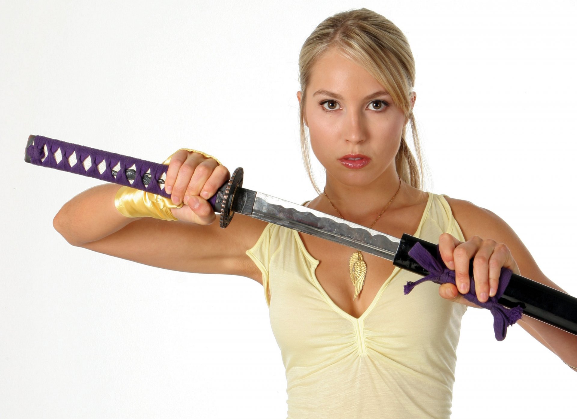 sarah carter bionda spada doa
