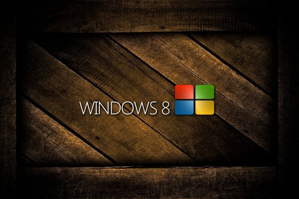 Emblema di Windows 8 su uno sfondo di assi di legno