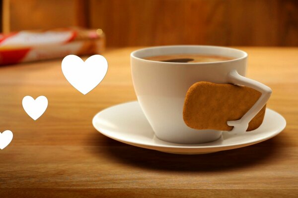 Tazza di caffè nero profumato fresco con biscotti