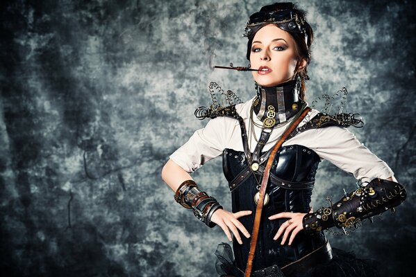 Ragazza in corsetto di cuoio
