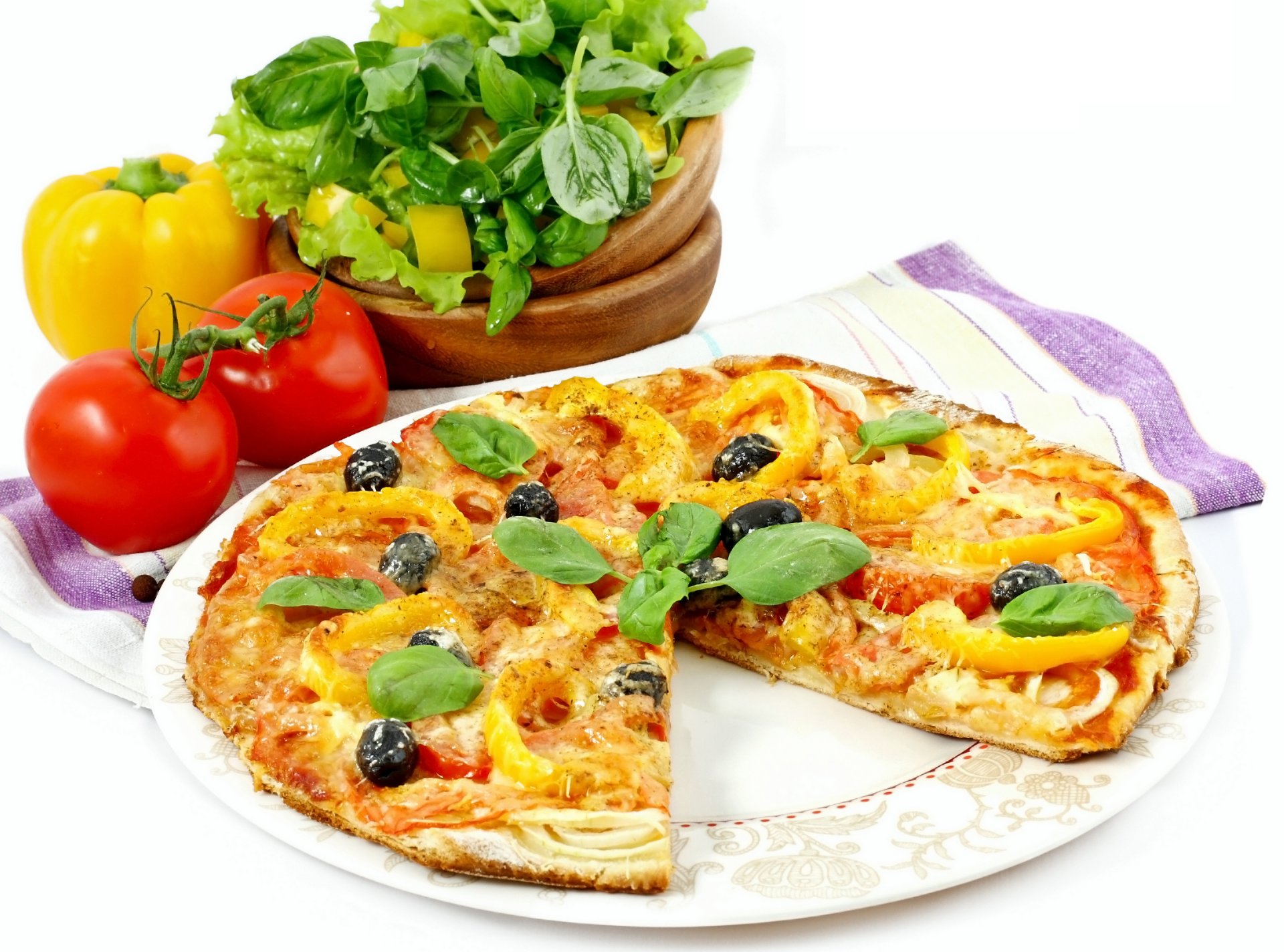 pizza cucina italiana pomodori cipolle erbe peperoni olive carne piatto pomodoro peperone olive olive formaggio asciugamano