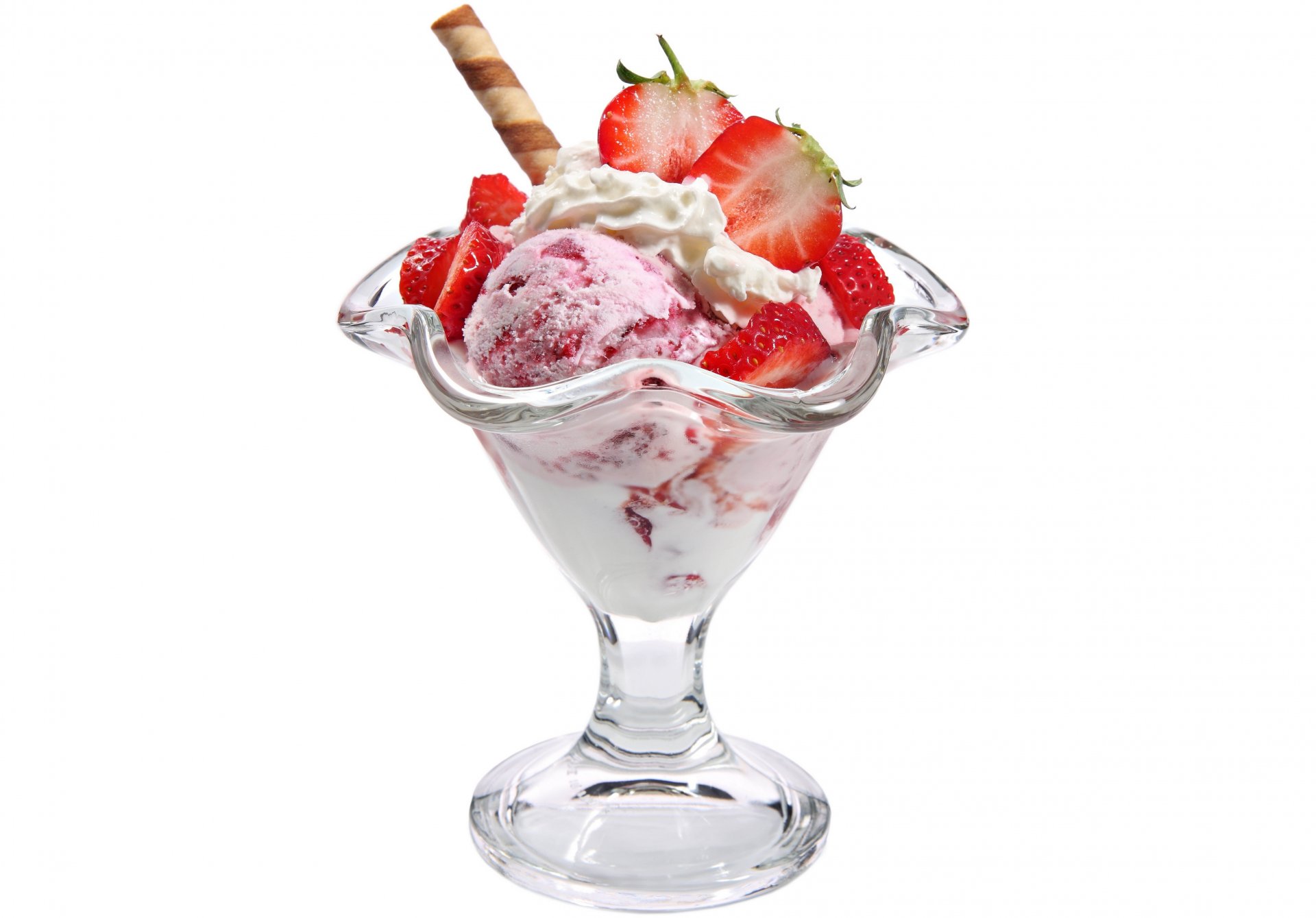 gelato bacche fragole dessert dolce sfondo bianco