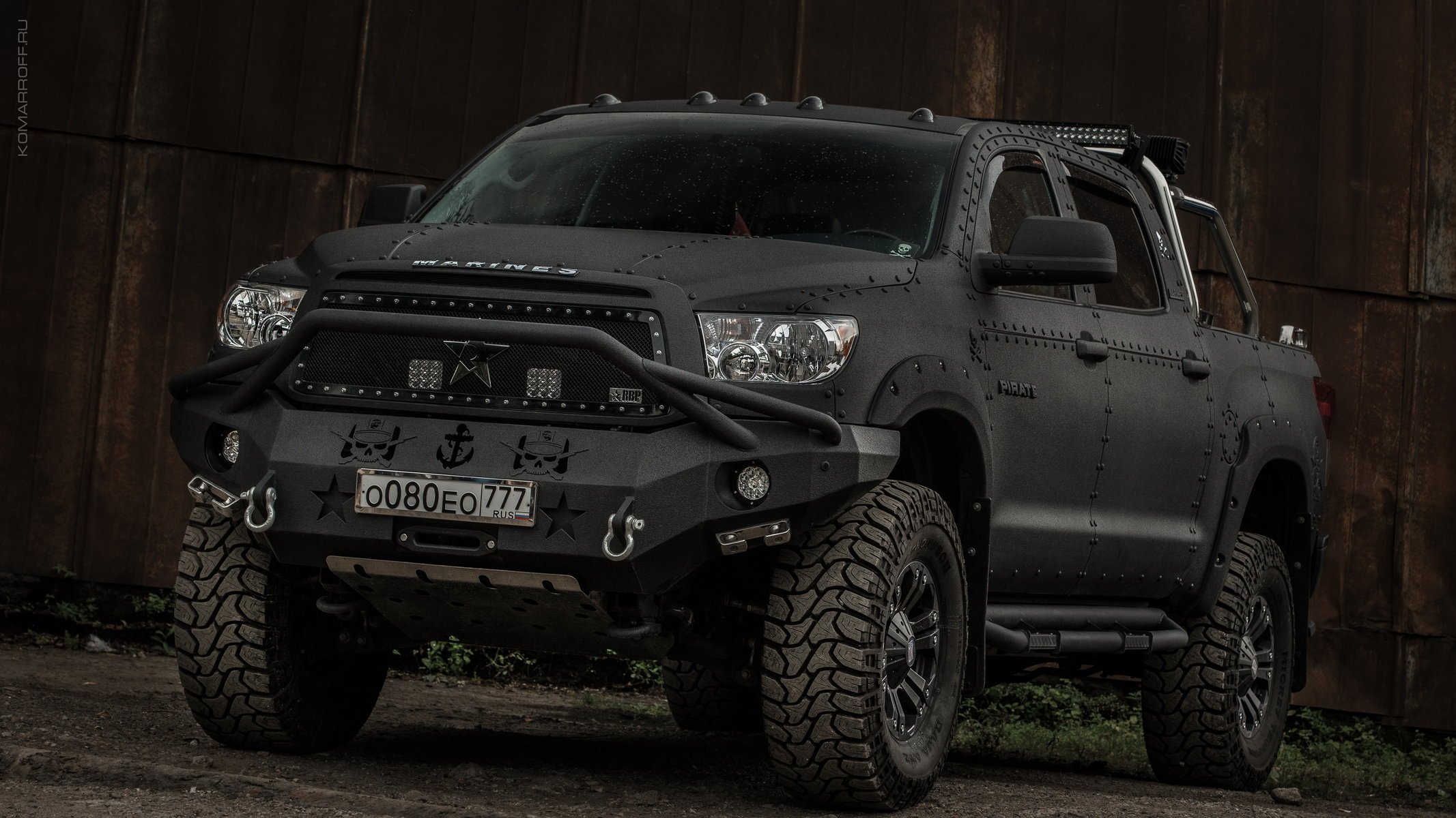 tundra suv line-x toyota anteriore