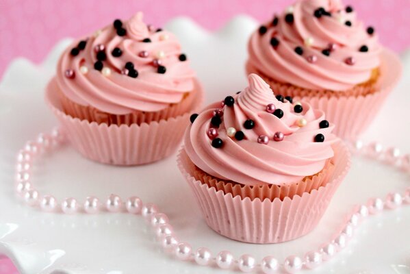 Muffin alla crema rosa. Dolce dolce