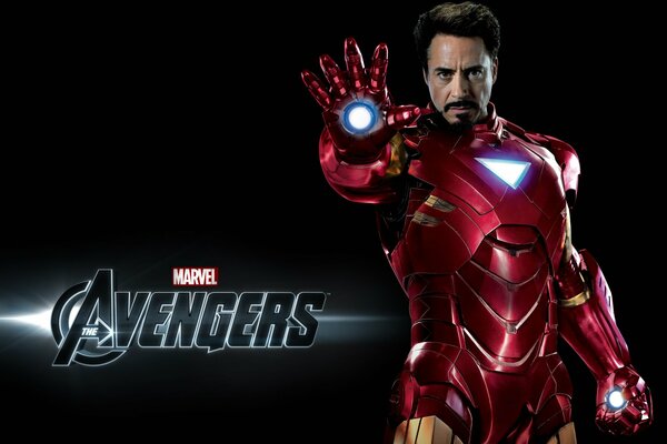 Iron Man dei Vendicatori in costume