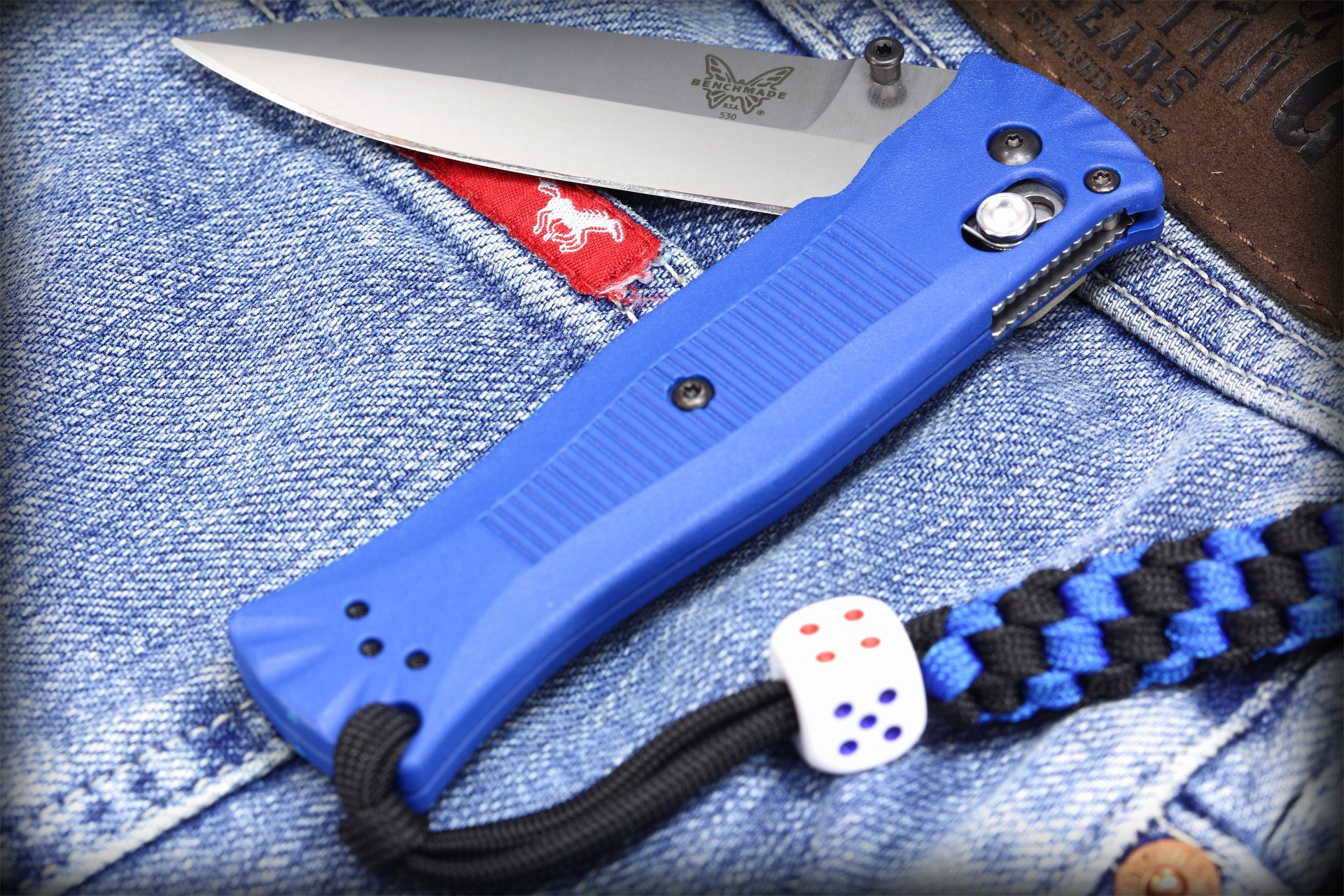 coltello pieghevole benchmade blu jeans cordino