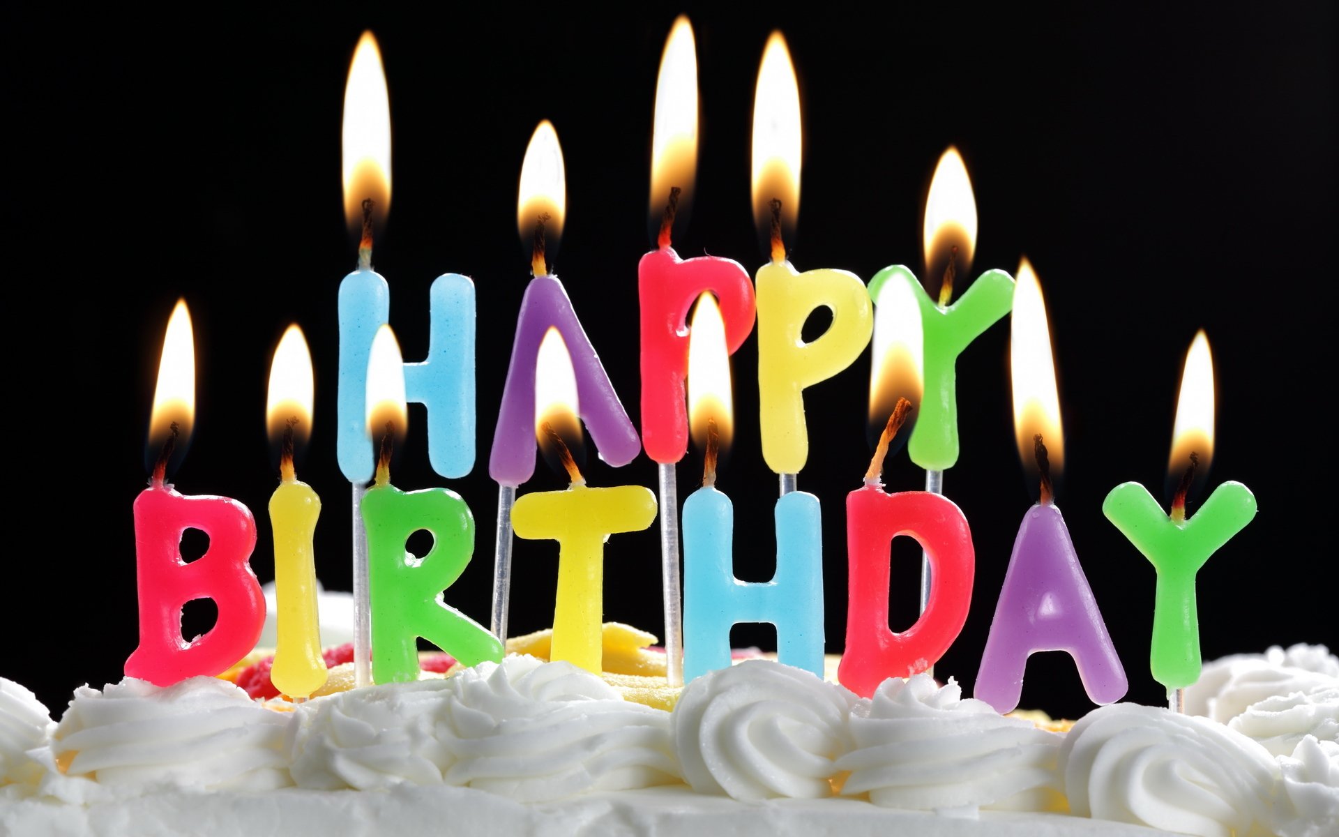 festa compleanno buon compleanno congratulazioni candele fuoco fiamma crema dolcezza fuoco fiamma candele