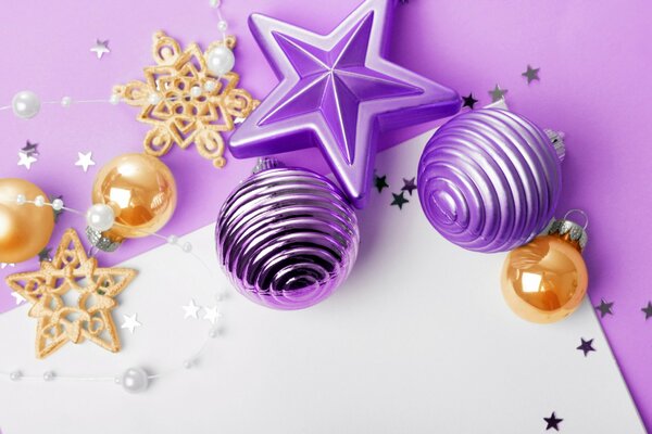 Cartolina con palline e decorazioni per Natale e Capodanno