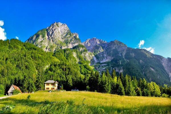 Case in montagna. Natura Dell Italia