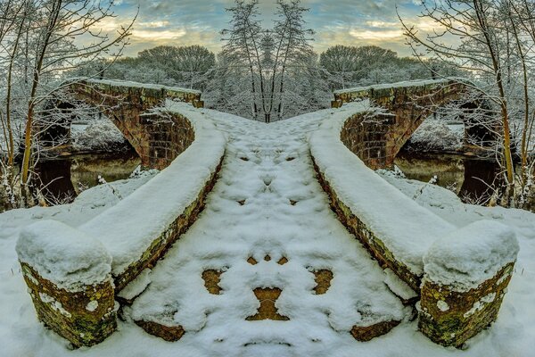 Ponte di pietra invernale. Racconto di neve