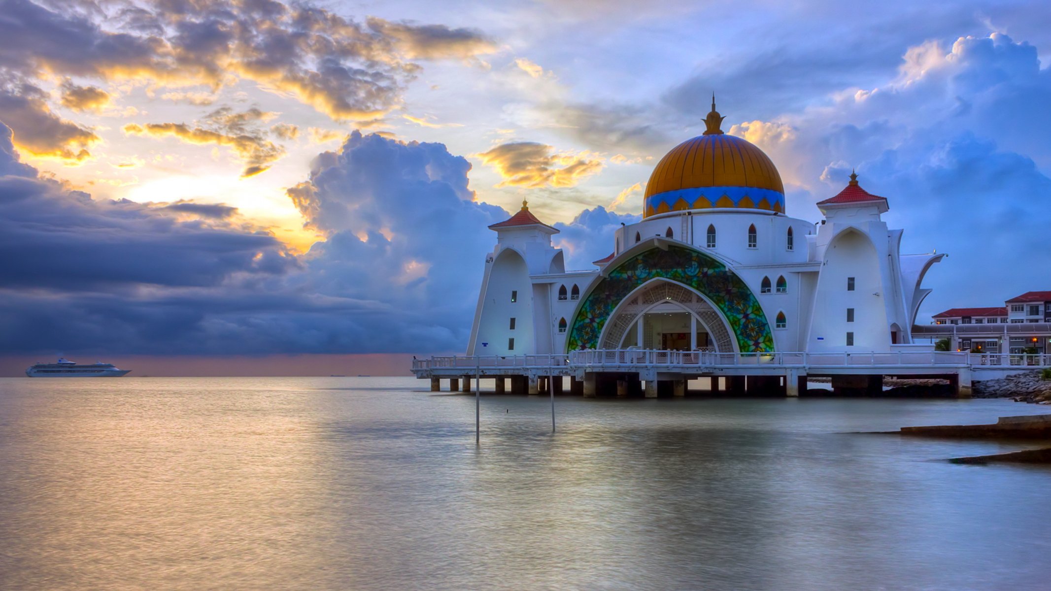 moschea dello stretto di malacca malesia mare paesaggio